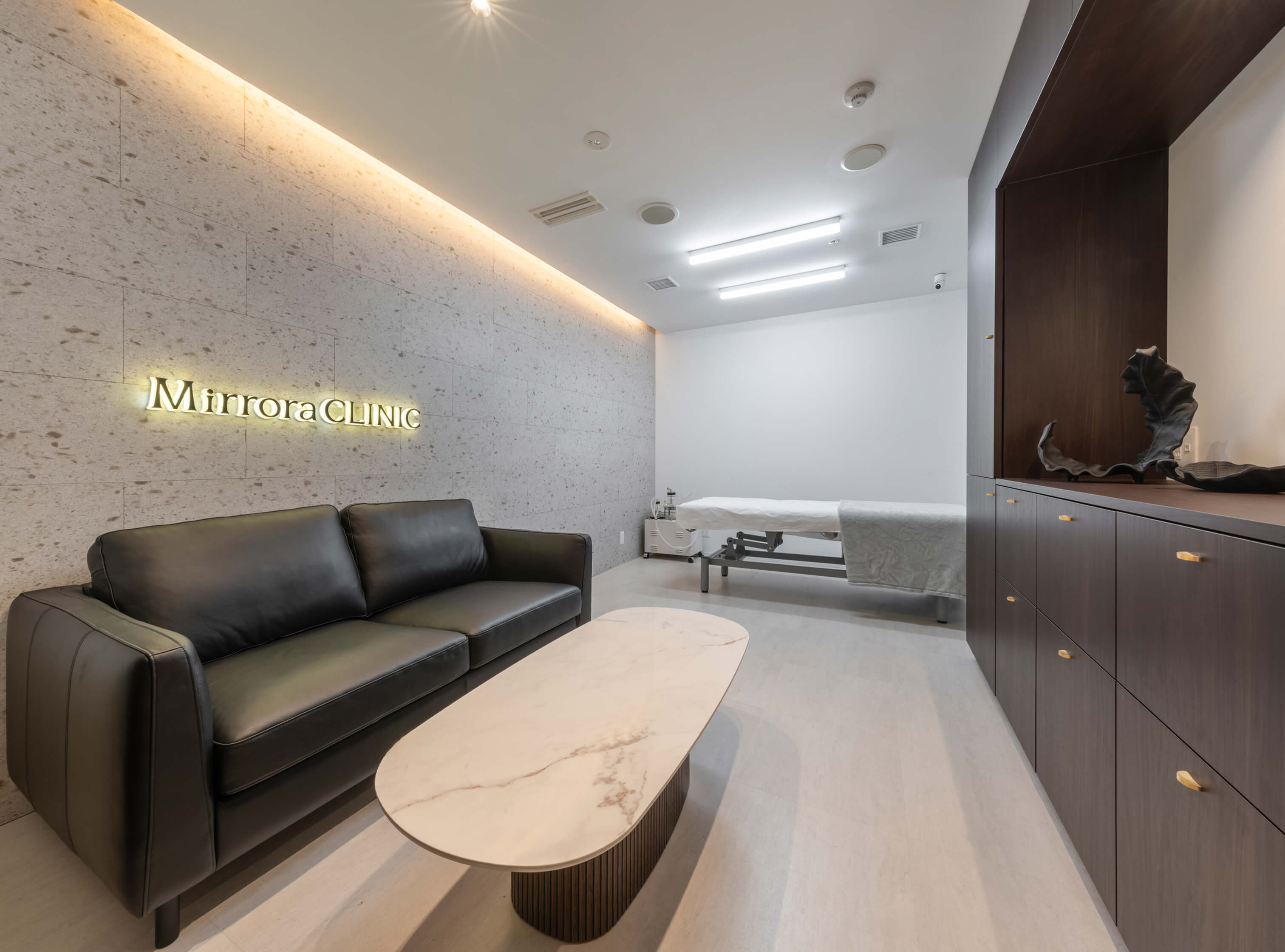 Mirrora CLINIC(ミローラクリニック) | 大阪梅田の美容外科