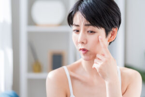 30•40代のクマ取り|早めのケアで老け見えを予防